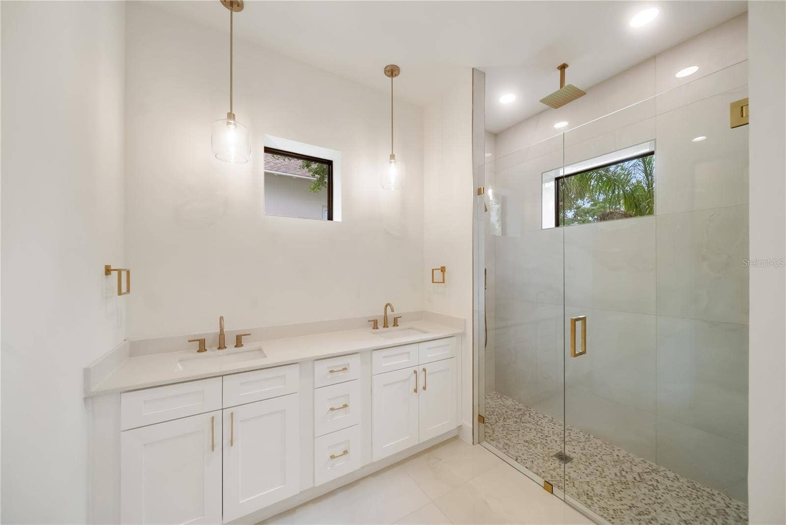3800 FLORES AVENUE, Sarasota, FL 34239 3800 FLORES AVENUE, Sarasota, FL 34239