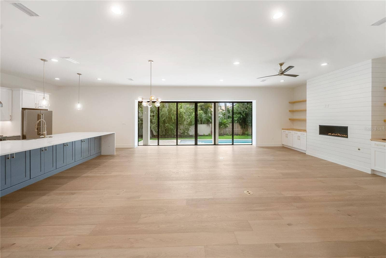 3800 FLORES AVENUE, Sarasota, FL 34239 3800 FLORES AVENUE, Sarasota, FL 34239