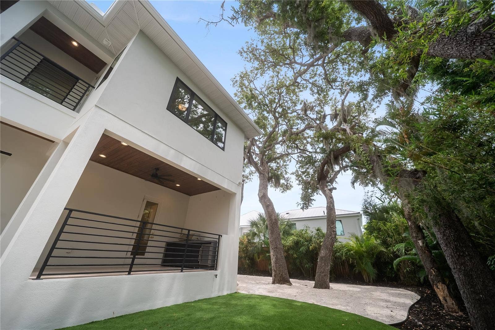 3800 FLORES AVENUE, Sarasota, FL 34239 3800 FLORES AVENUE, Sarasota, FL 34239