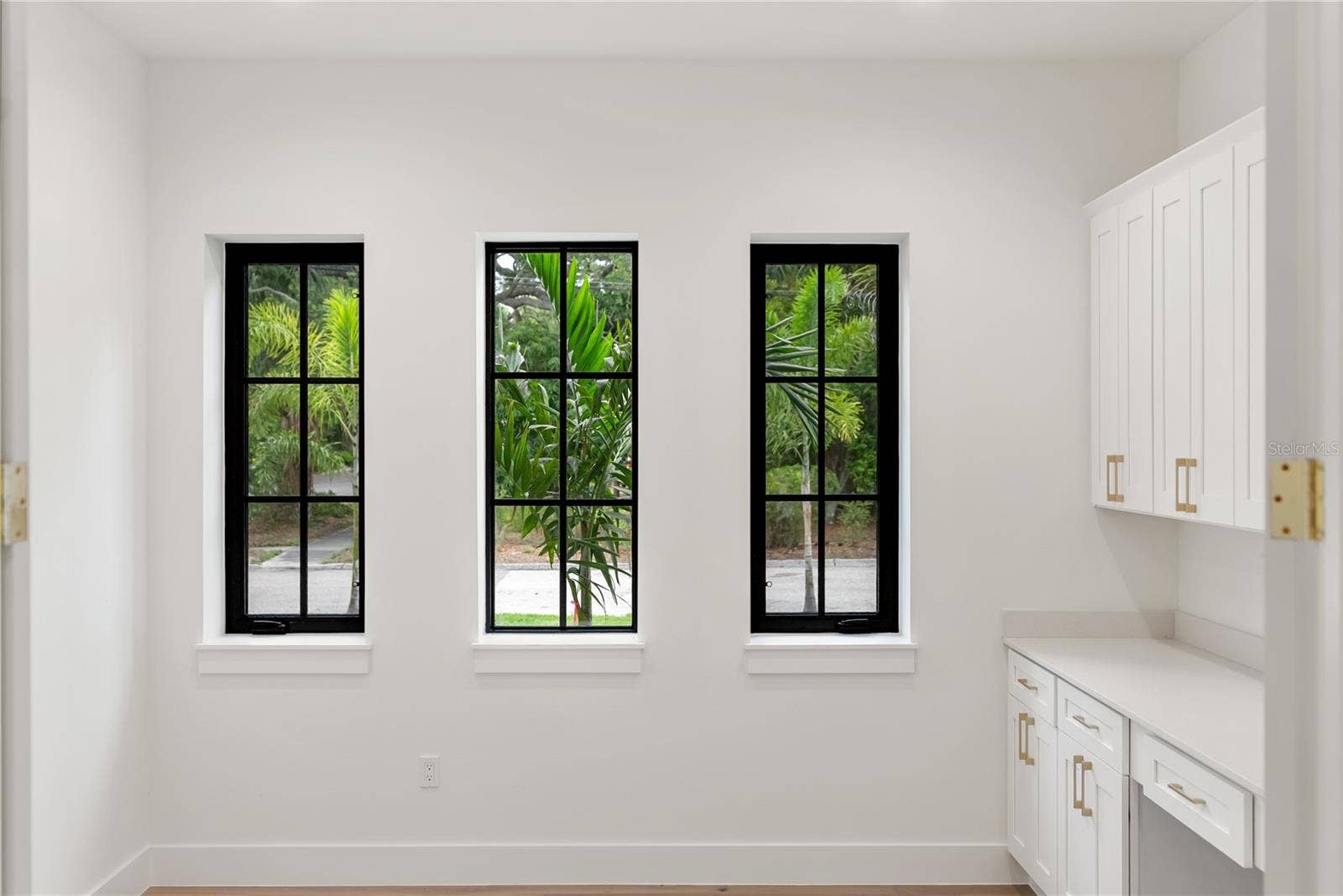 3800 FLORES AVENUE, Sarasota, FL 34239 3800 FLORES AVENUE, Sarasota, FL 34239