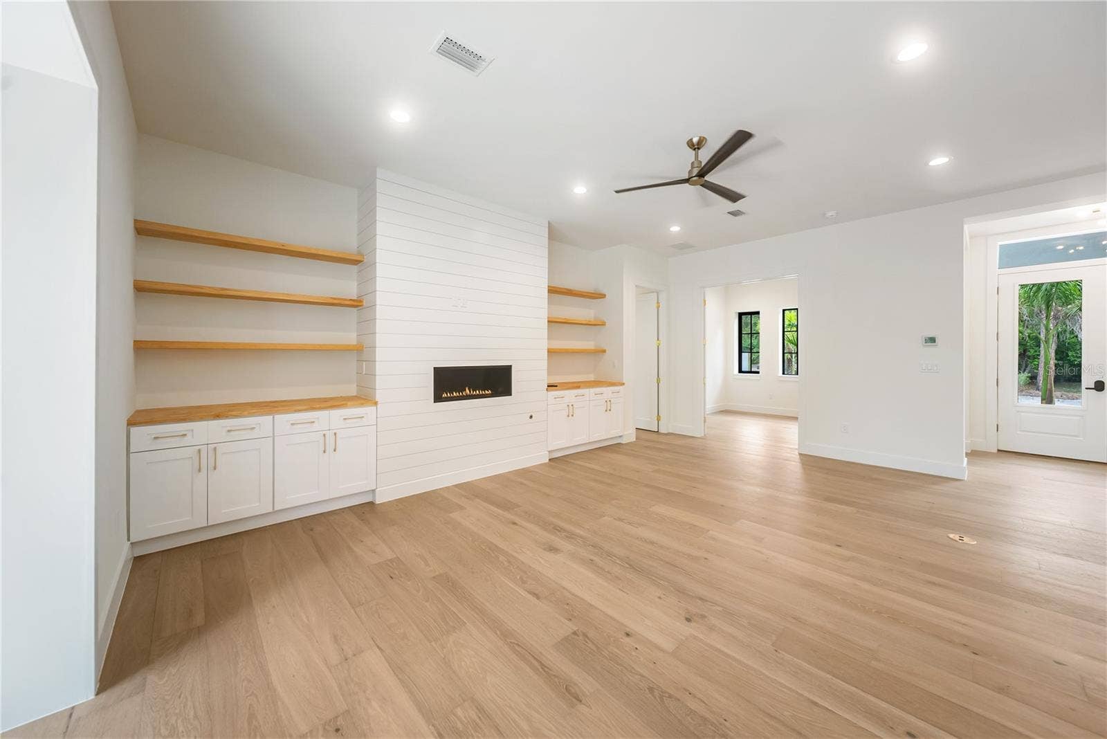 3800 FLORES AVENUE, Sarasota, FL 34239 3800 FLORES AVENUE, Sarasota, FL 34239