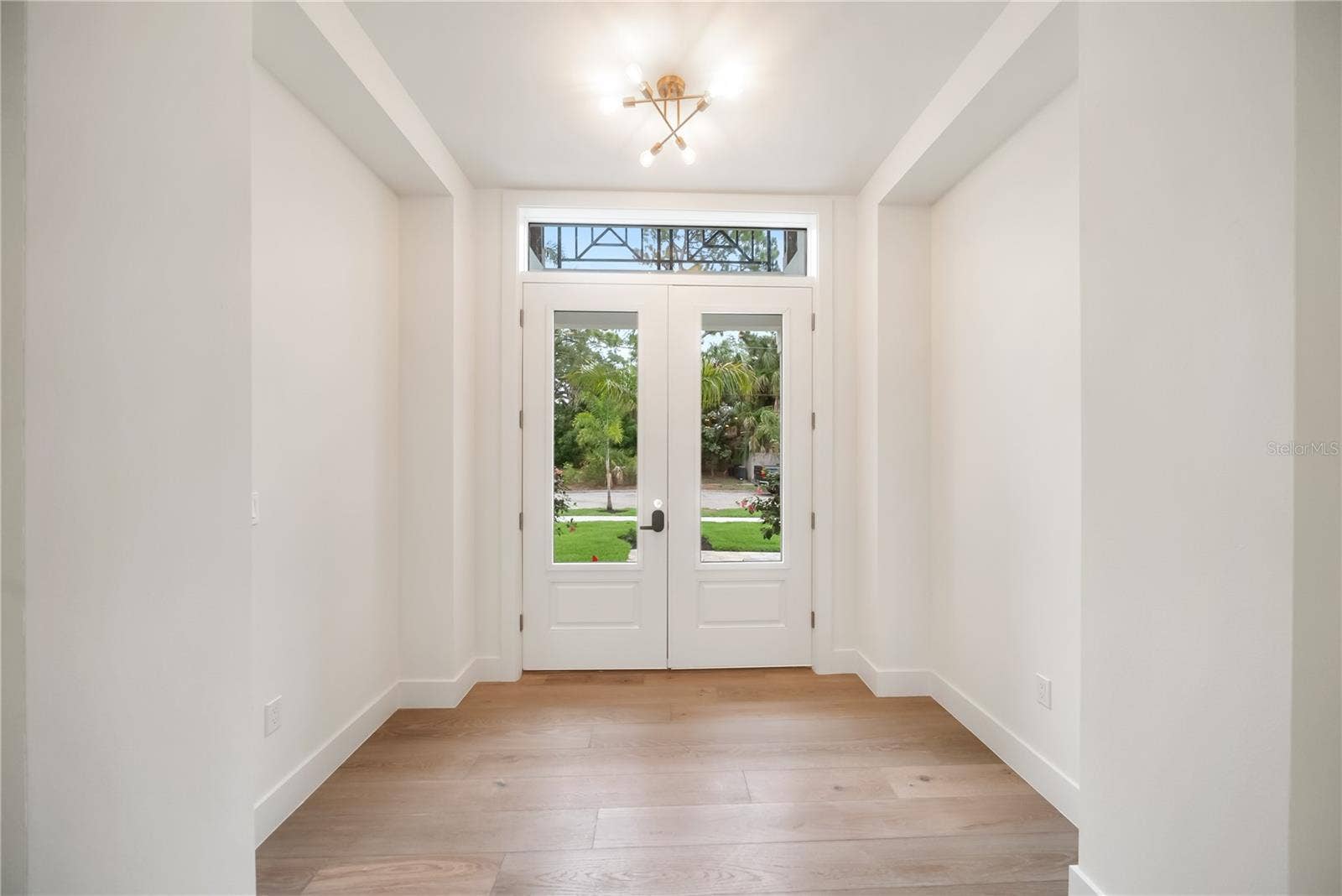 3800 FLORES AVENUE, Sarasota, FL 34239 3800 FLORES AVENUE, Sarasota, FL 34239