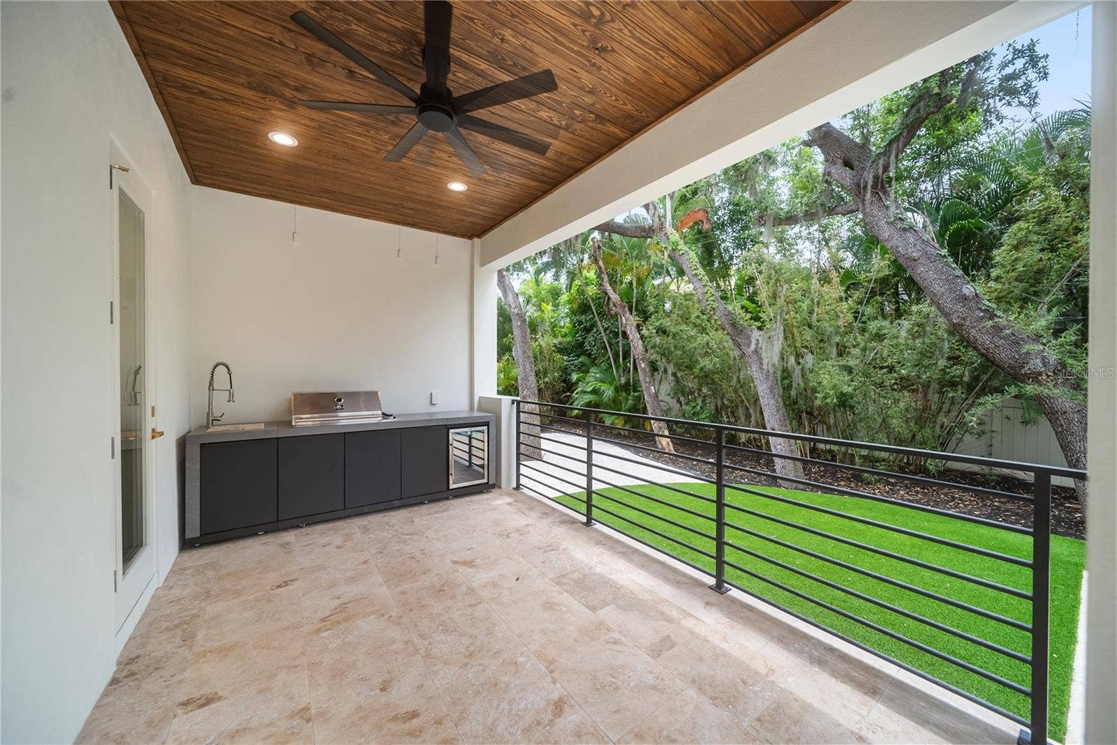3800 FLORES AVENUE, Sarasota, FL 34239 3800 FLORES AVENUE, Sarasota, FL 34239