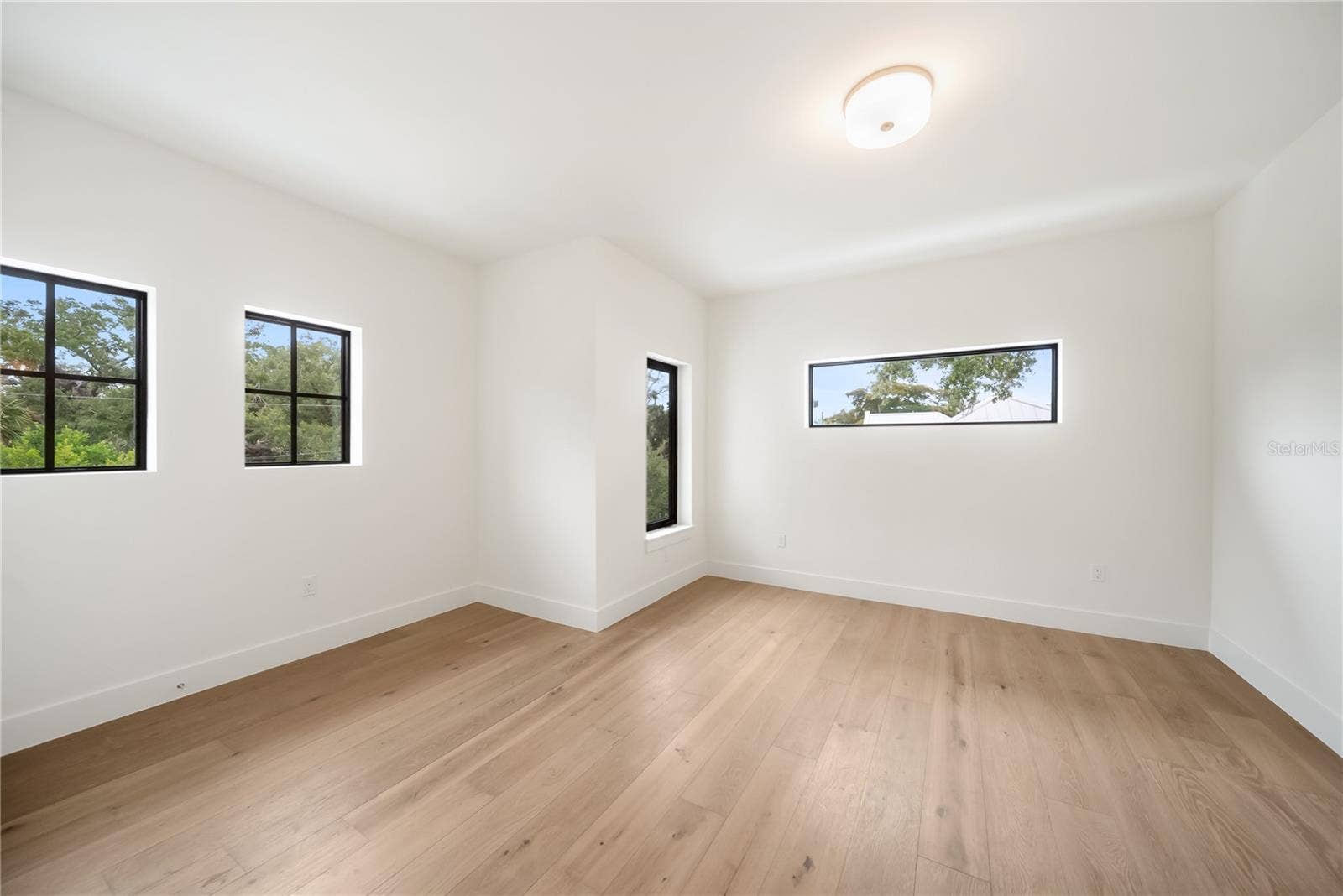 3800 FLORES AVENUE, Sarasota, FL 34239 3800 FLORES AVENUE, Sarasota, FL 34239