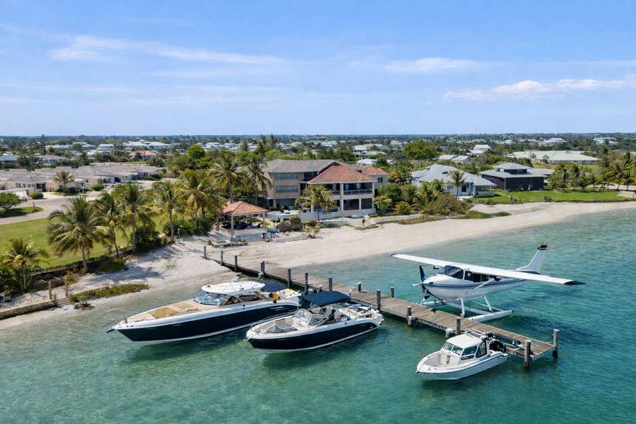 Property photo for 211 KINGFISHER DRIVE, Captiva, FL