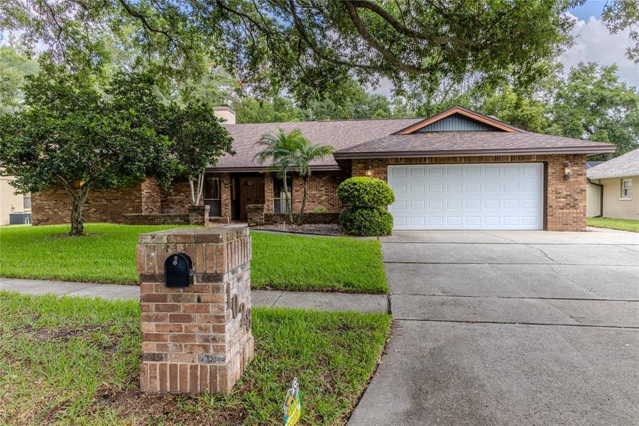 Property photo for 1028 SYLVIA LANE, Tampa, FL