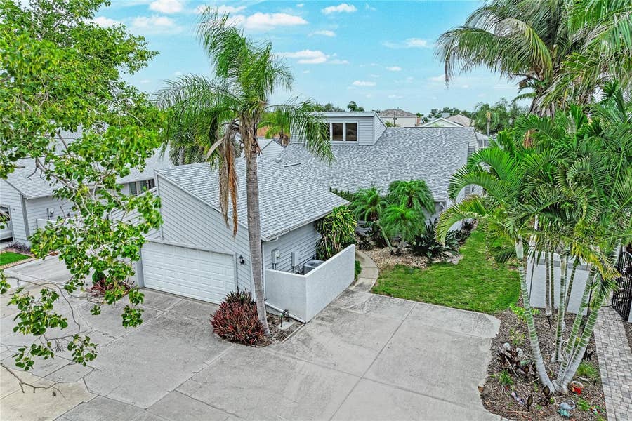 Property photo for 11207 LONGWOOD CT, Bradenton, FL