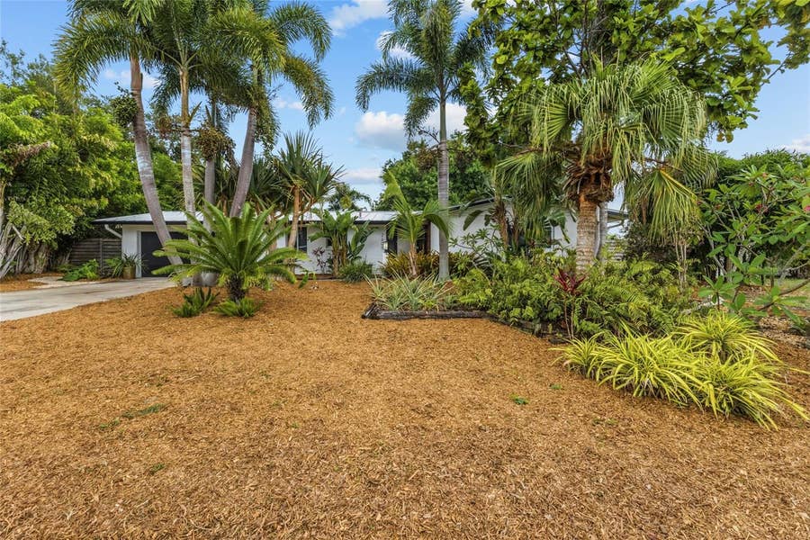 Property photo for 2605 BOTANY AVENUE, Sarasota, FL