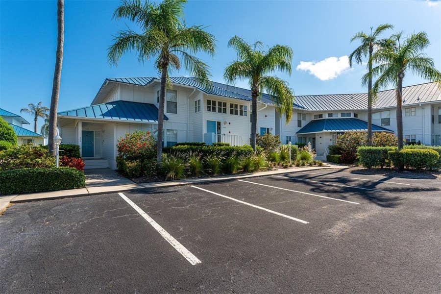 Property photo for 923 SANDPIPER CIRCLE, #923, Bradenton, FL