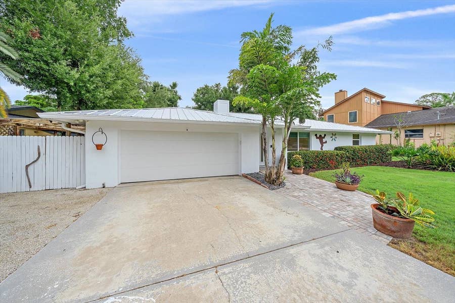 Property photo for 4271 LAGO WAY, Sarasota, FL