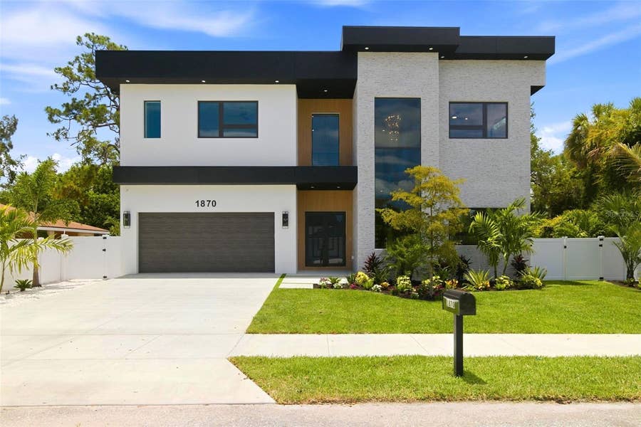 Property photo for 1870 JASMINE DRIVE, Sarasota, FL