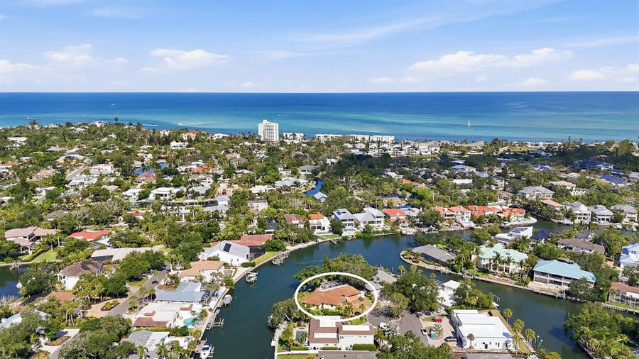 Property photo for 522 COMMONWEALTH LANE, Sarasota, FL