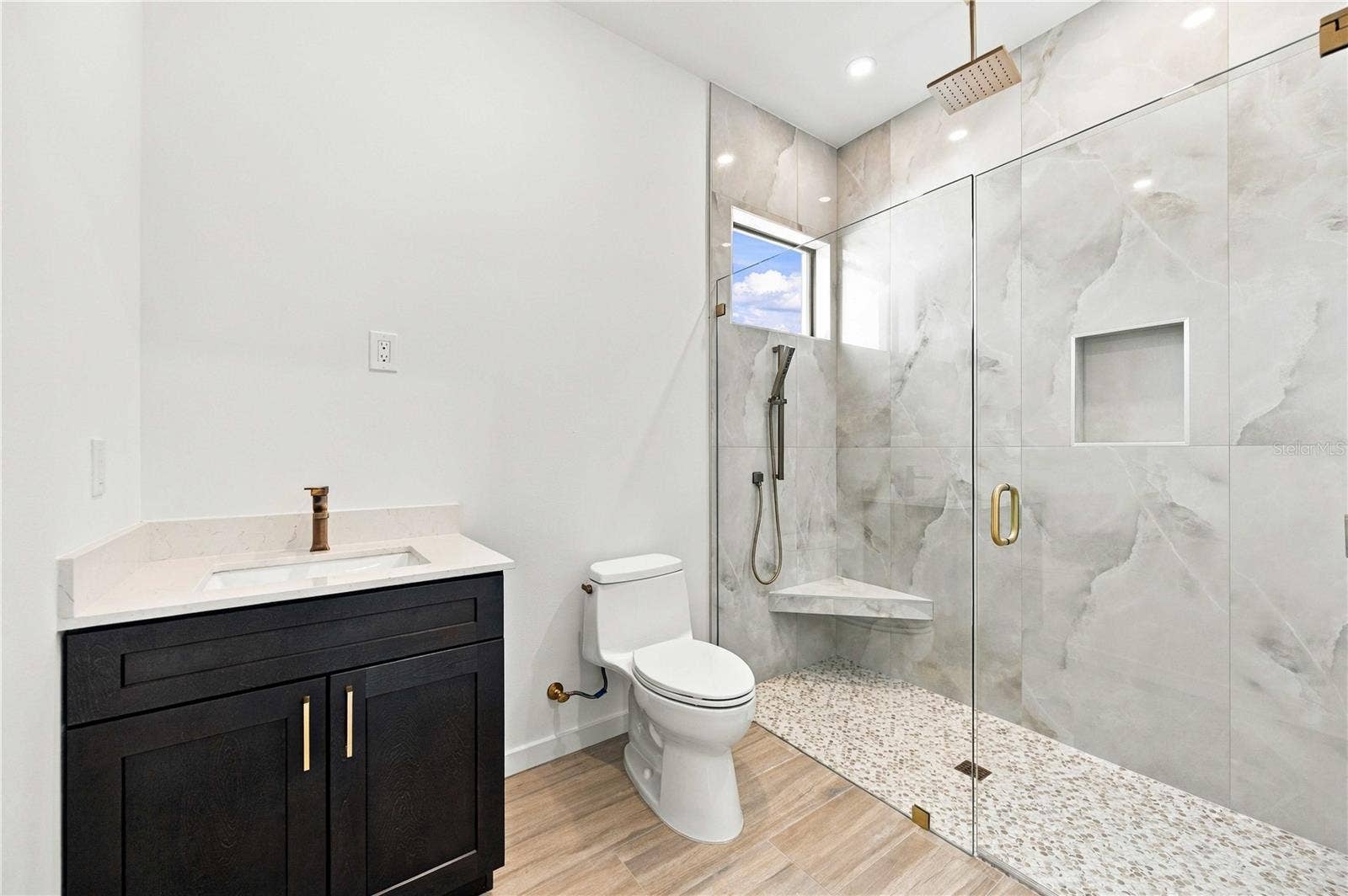 2258 ARLINGTON STREET, Sarasota, FL 34239 2258 ARLINGTON STREET, Sarasota, FL 34239