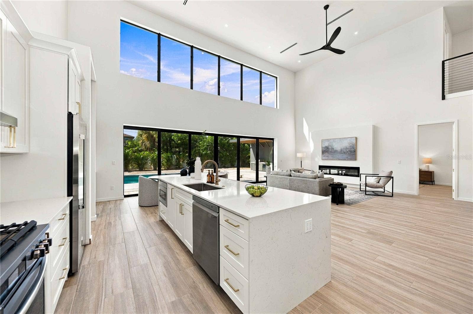 2258 ARLINGTON STREET, Sarasota, FL 34239 Open floor plan