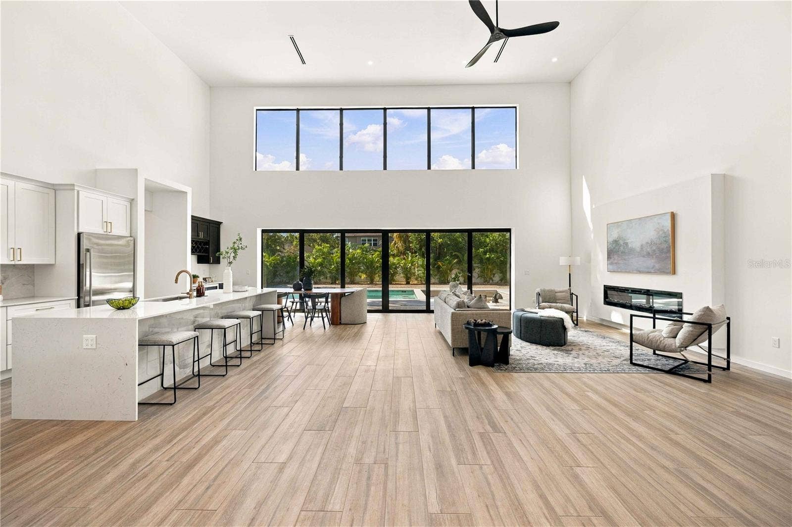 2258 ARLINGTON STREET, Sarasota, FL 34239 Expansive open floor plan