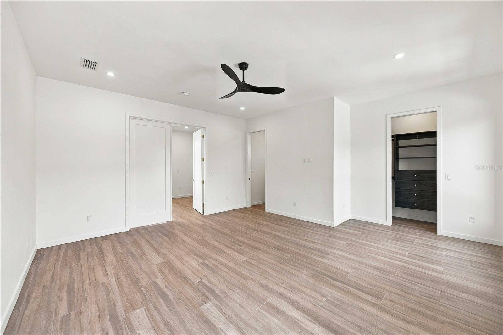 2258 ARLINGTON STREET, Sarasota, FL 34239 2258 ARLINGTON STREET, Sarasota, FL 34239