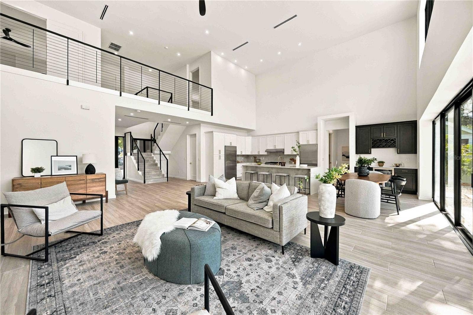 2258 ARLINGTON STREET, Sarasota, FL 34239 Expansive open floor plan