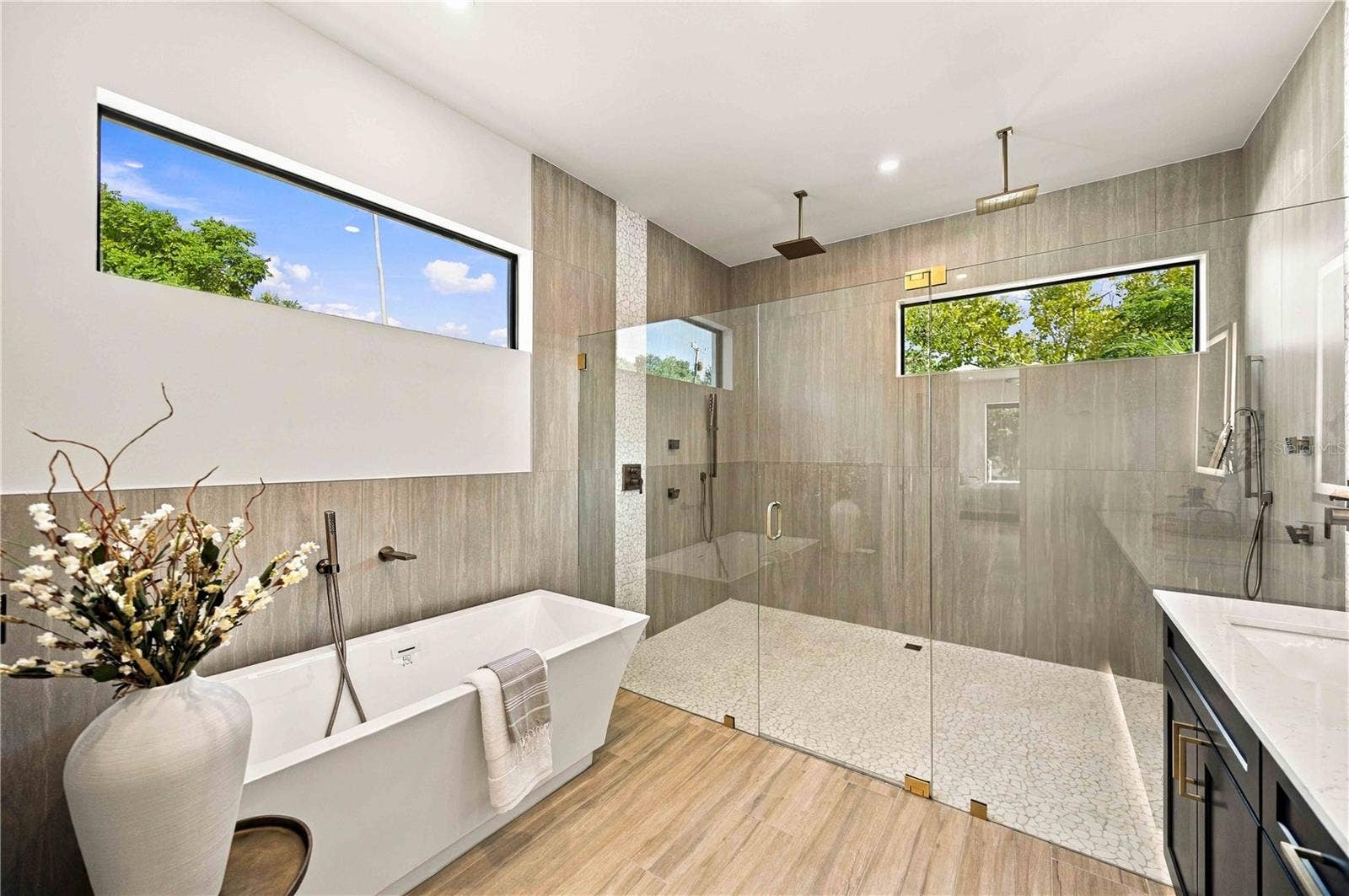 2258 ARLINGTON STREET, Sarasota, FL 34239 Primary ensuite Bathroom