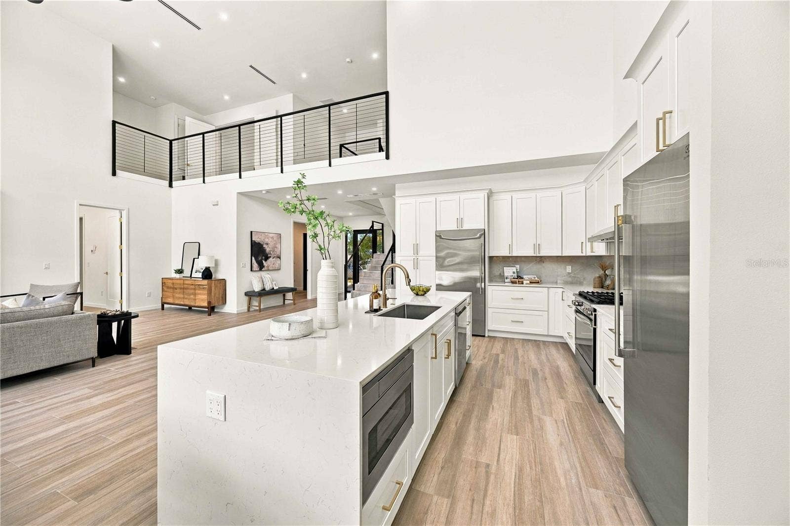 2258 ARLINGTON STREET, Sarasota, FL 34239 Open floor plan