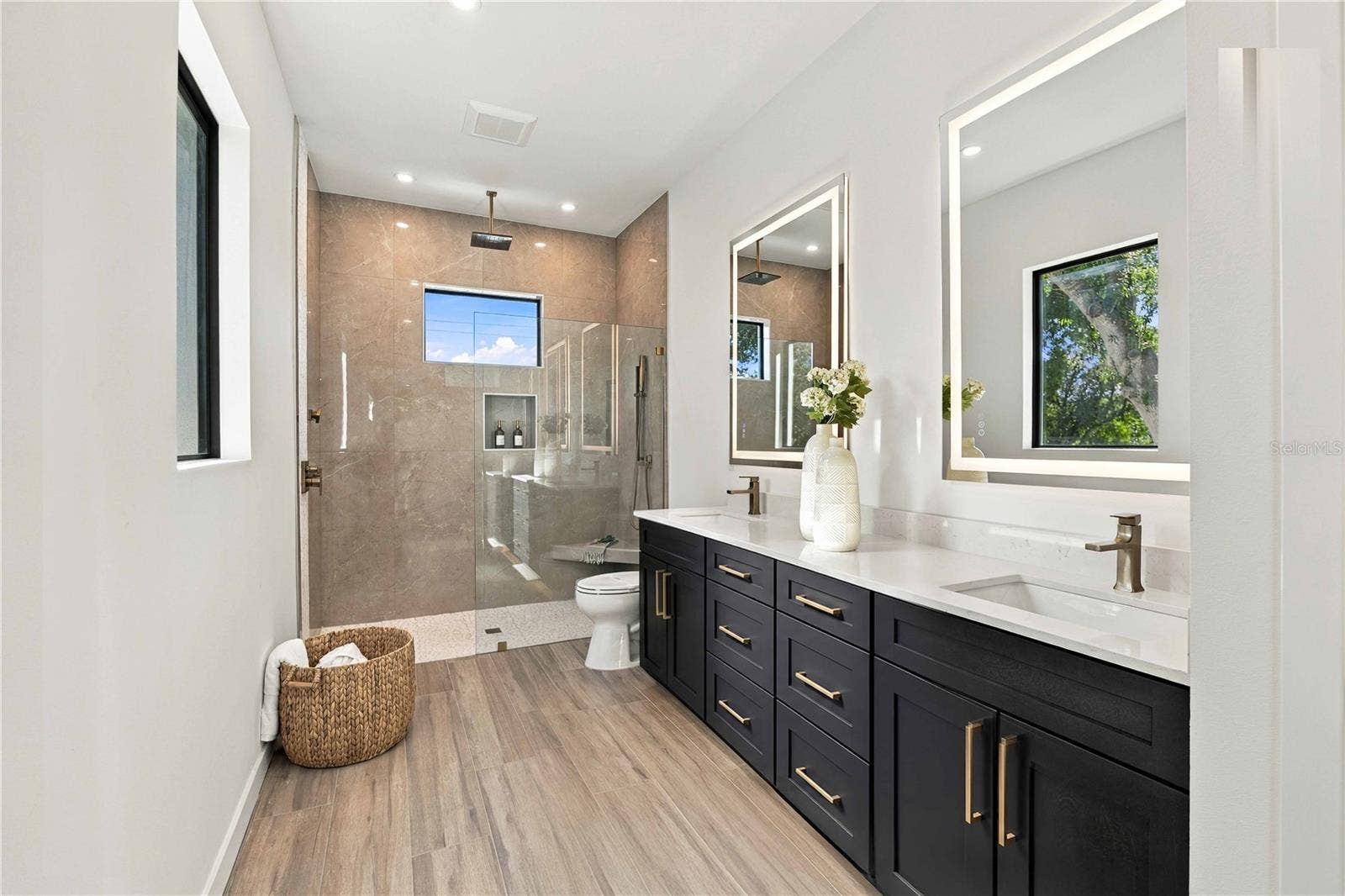 2258 ARLINGTON STREET, Sarasota, FL 34239 2258 ARLINGTON STREET, Sarasota, FL 34239