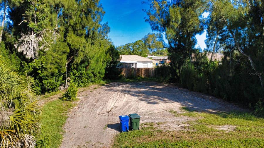 Property photo for 1020 LINDEN ROAD, Venice, FL