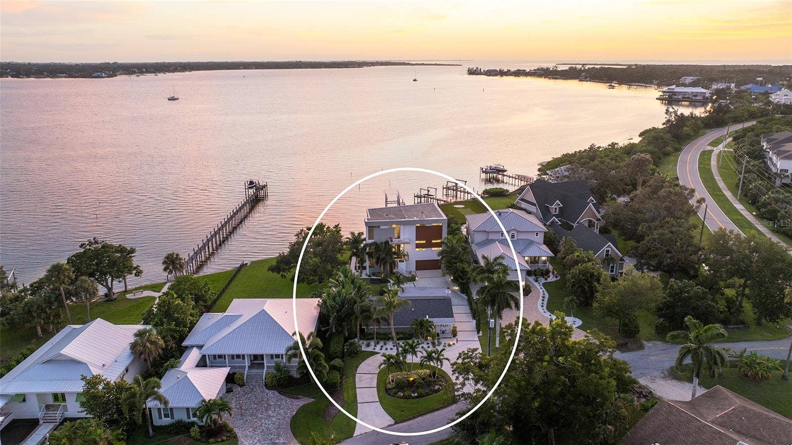 907 35TH AVENUE DRIVE W, Palmetto, FL 34221 907 35TH AVENUE DRIVE W, Palmetto, FL 34221