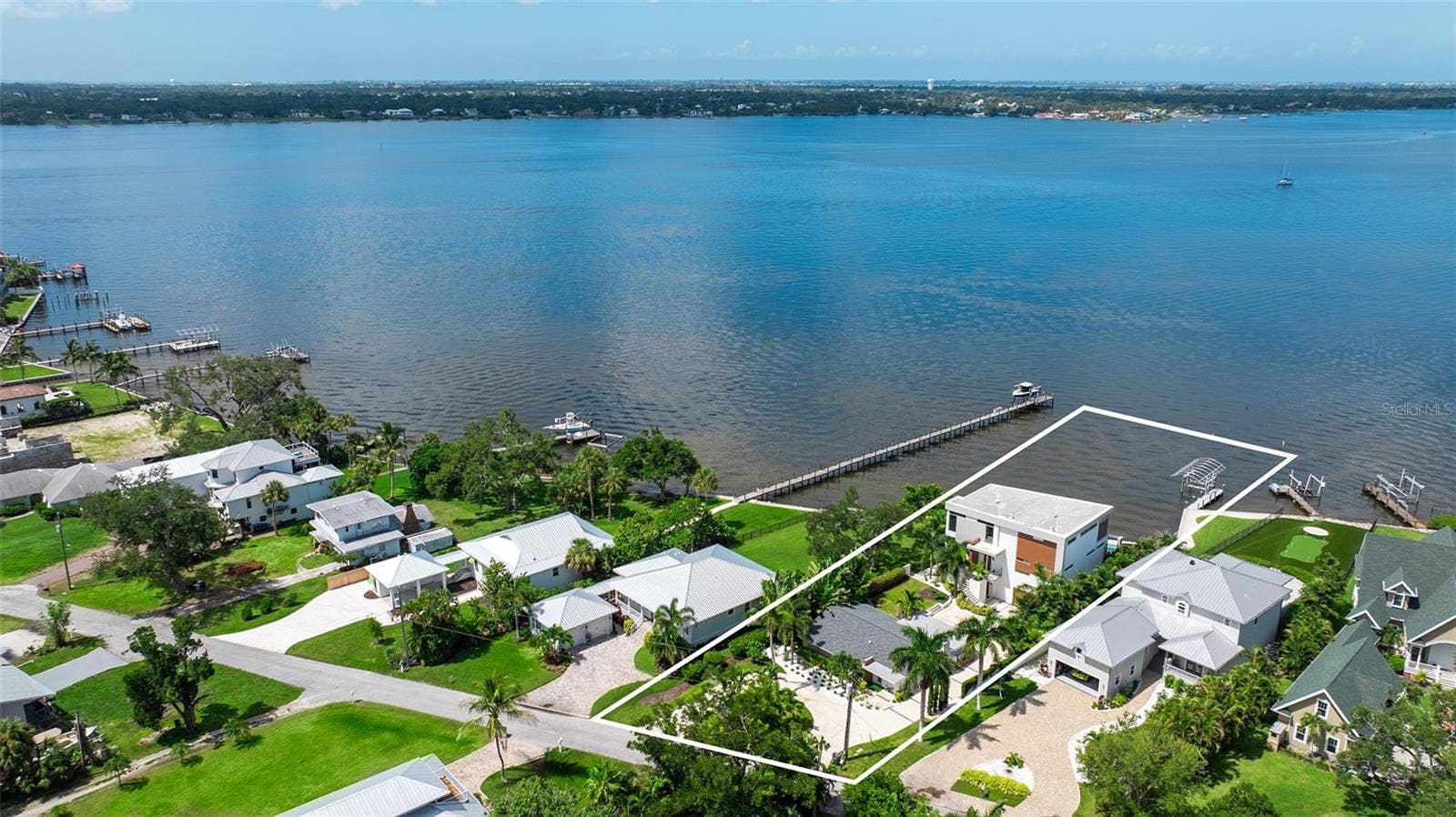 907 35TH AVENUE DRIVE W, Palmetto, FL 34221 907 35TH AVENUE DRIVE W, Palmetto, FL 34221