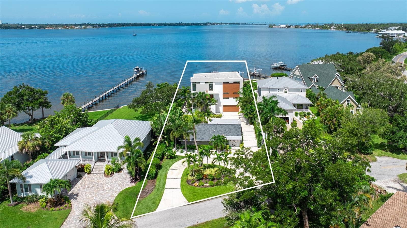 907 35TH AVENUE DRIVE W, Palmetto, FL 34221 907 35TH AVENUE DRIVE W, Palmetto, FL 34221