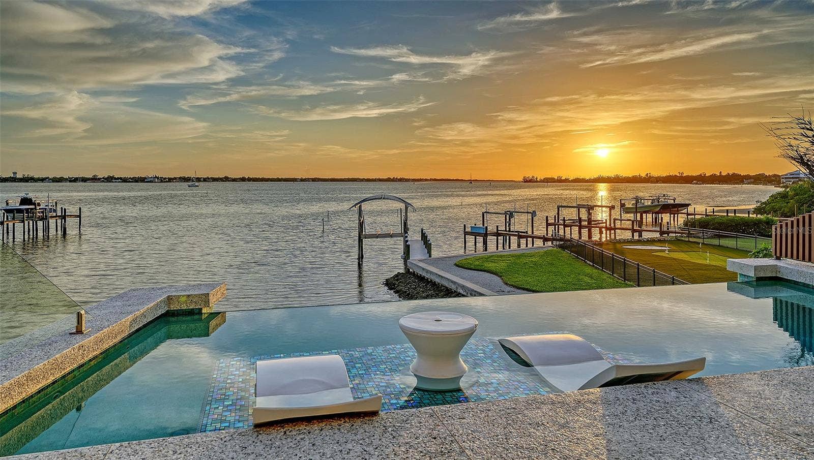 907 35TH AVENUE DRIVE W, Palmetto, FL 34221 907 35TH AVENUE DRIVE W, Palmetto, FL 34221