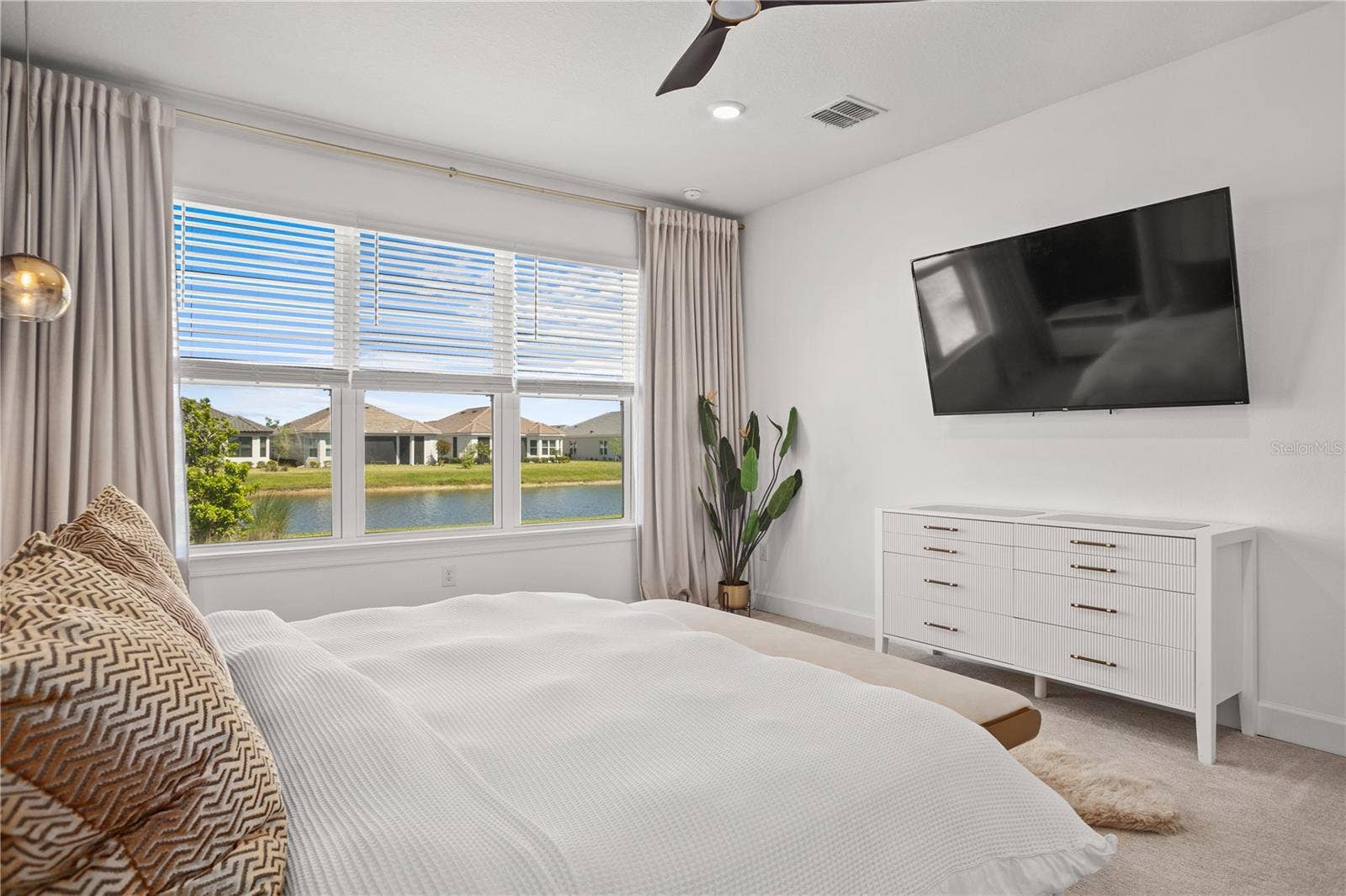 4724 CRESTPOINT WAY, Palmetto, FL 34221 4724 CRESTPOINT WAY, Palmetto, FL 34221