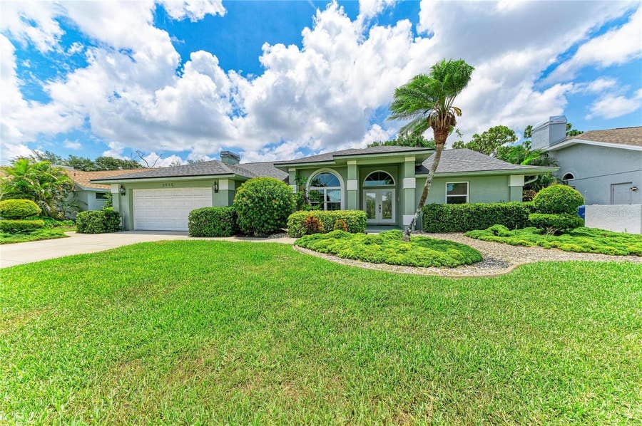 Property photo for 5032 SOUTHERN PINE CIRCLE, Venice, FL