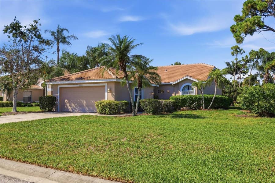 Property photo for 9402 FOREST HILLS CIRCLE, Sarasota, FL