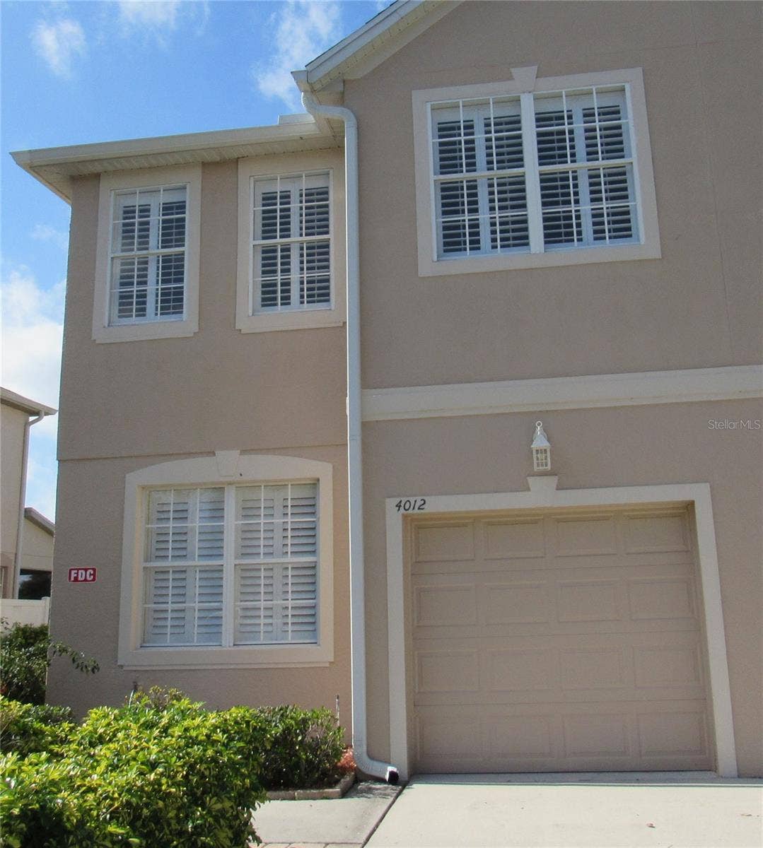 Parkstone is conveniently located in Central Sarasota, just south of Bee Ridge Rd.