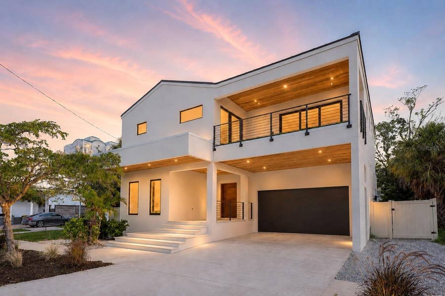 Property photo for 1681 OAK STREET, Sarasota, FL