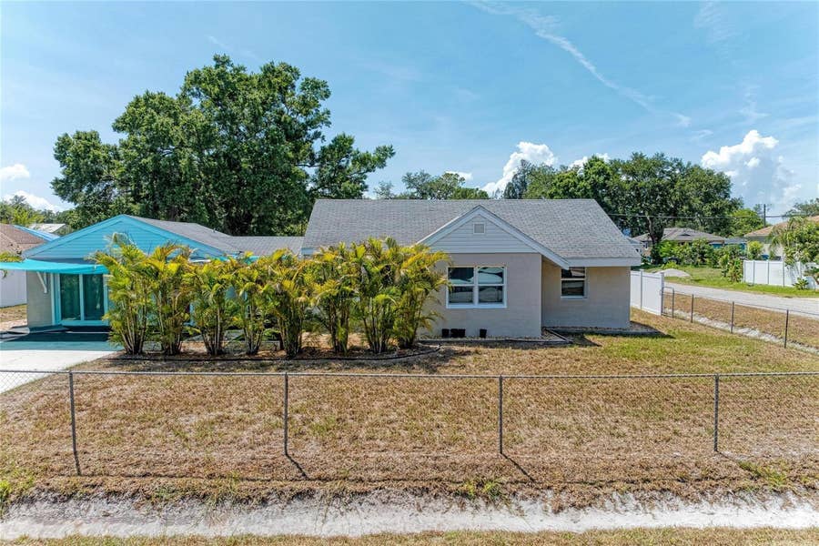 Property photo for 901 OAK STREET SW, Ruskin, FL