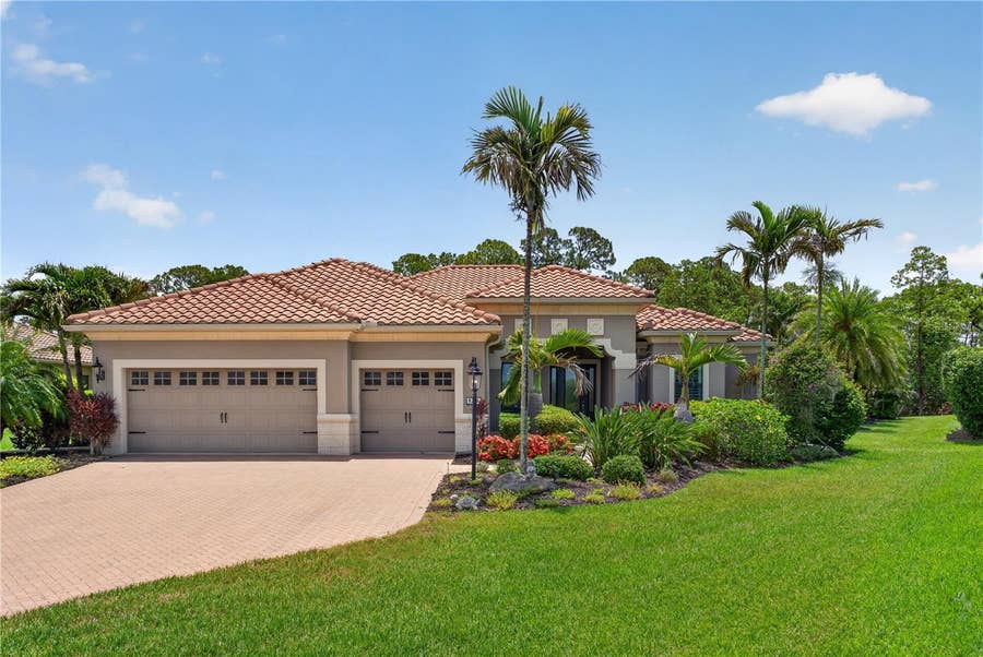 Property photo for 8276 LARKSPUR CIRCLE, Sarasota, FL