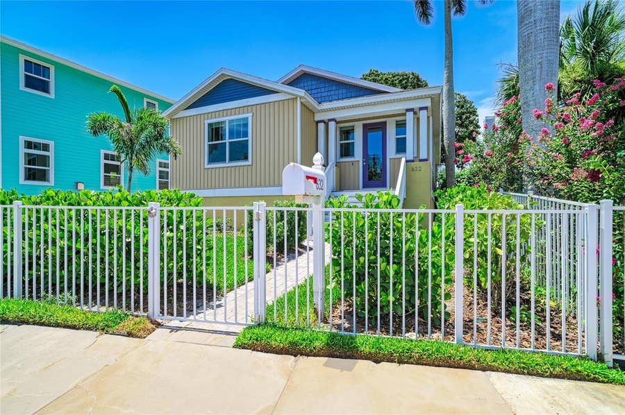 Property photo for 632 VIRGINIA DRIVE, Bradenton, FL