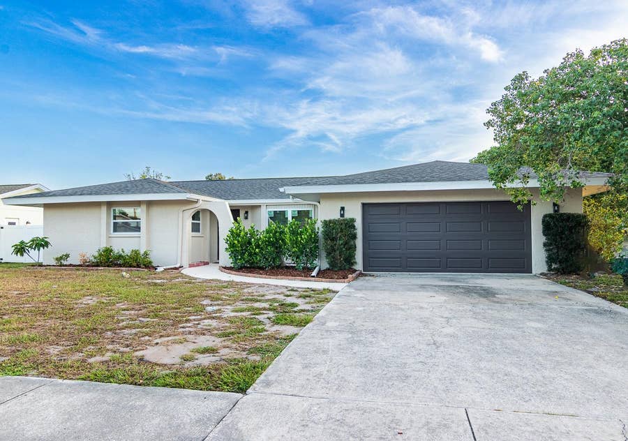 Property photo for 1115 SOUTHERN PINE LANE, Sarasota, FL
