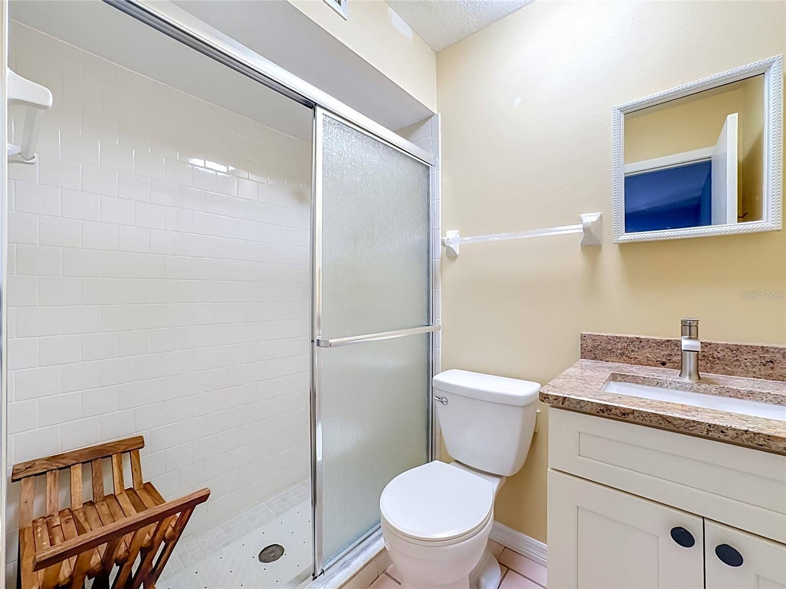 4190 66TH STREET CIRCLE W, #O, Bradenton, FL 34209 Private owners suite bath