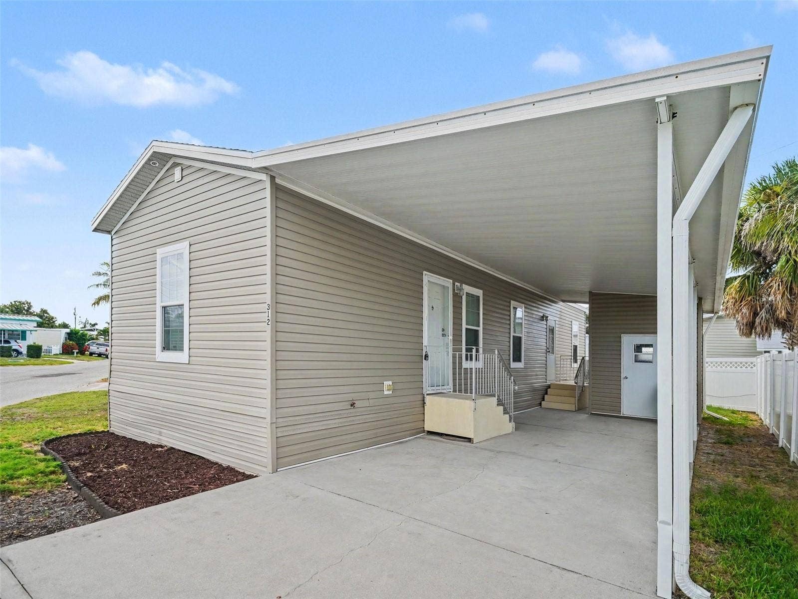 312 52ND AVENUE W, Bradenton, FL 34207 312 52ND AVENUE W, Bradenton, FL 34207