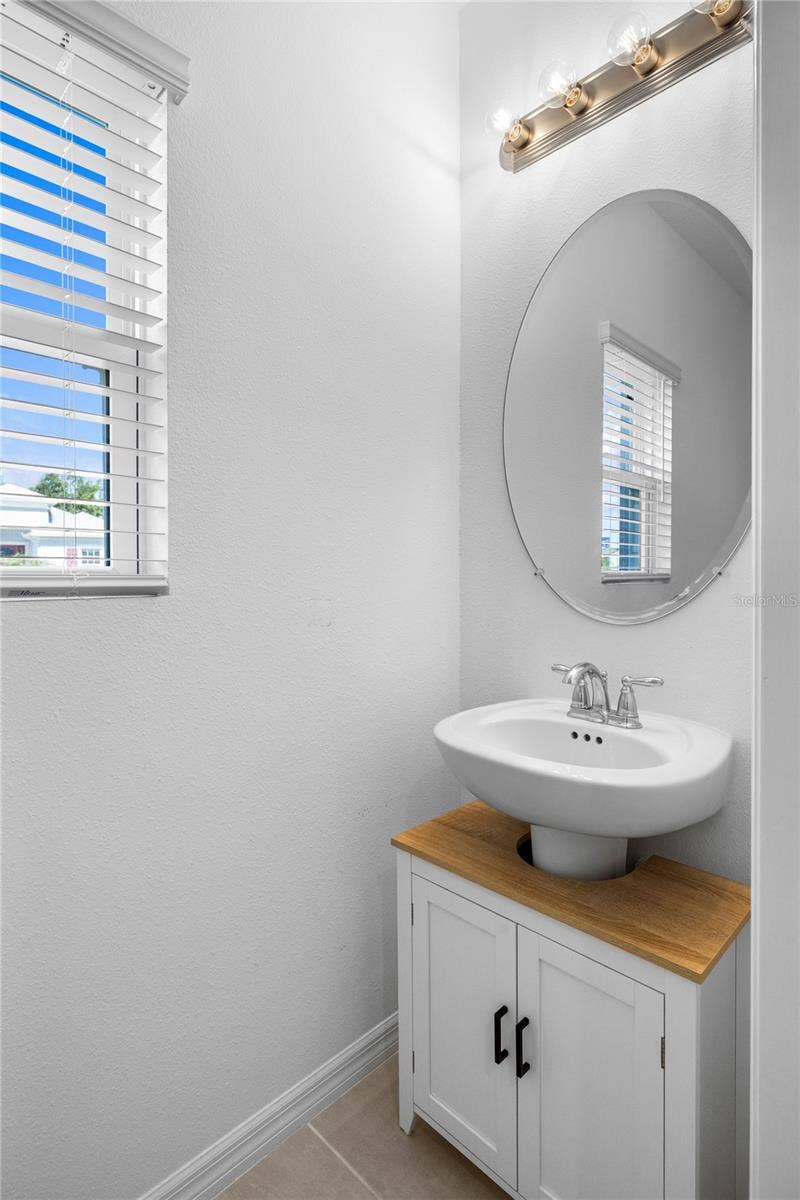 6365 SPRINGMONT LOOP, Palmetto, FL 34221 Half Bathroom