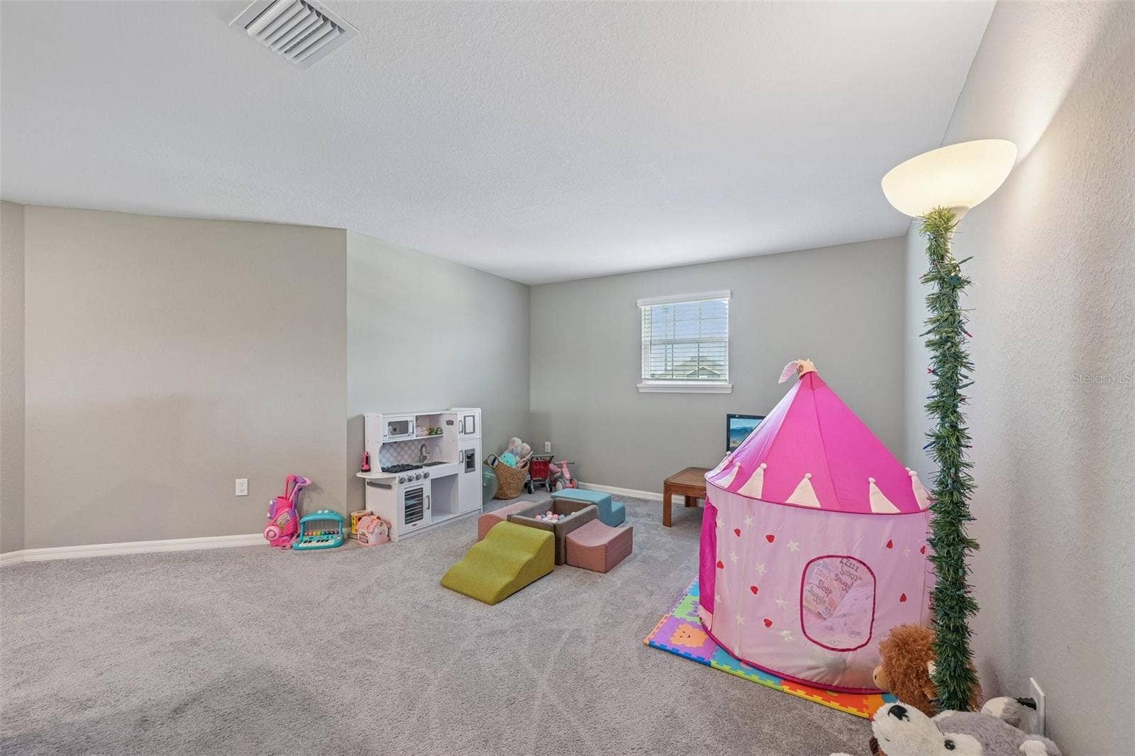 upstairs flex space