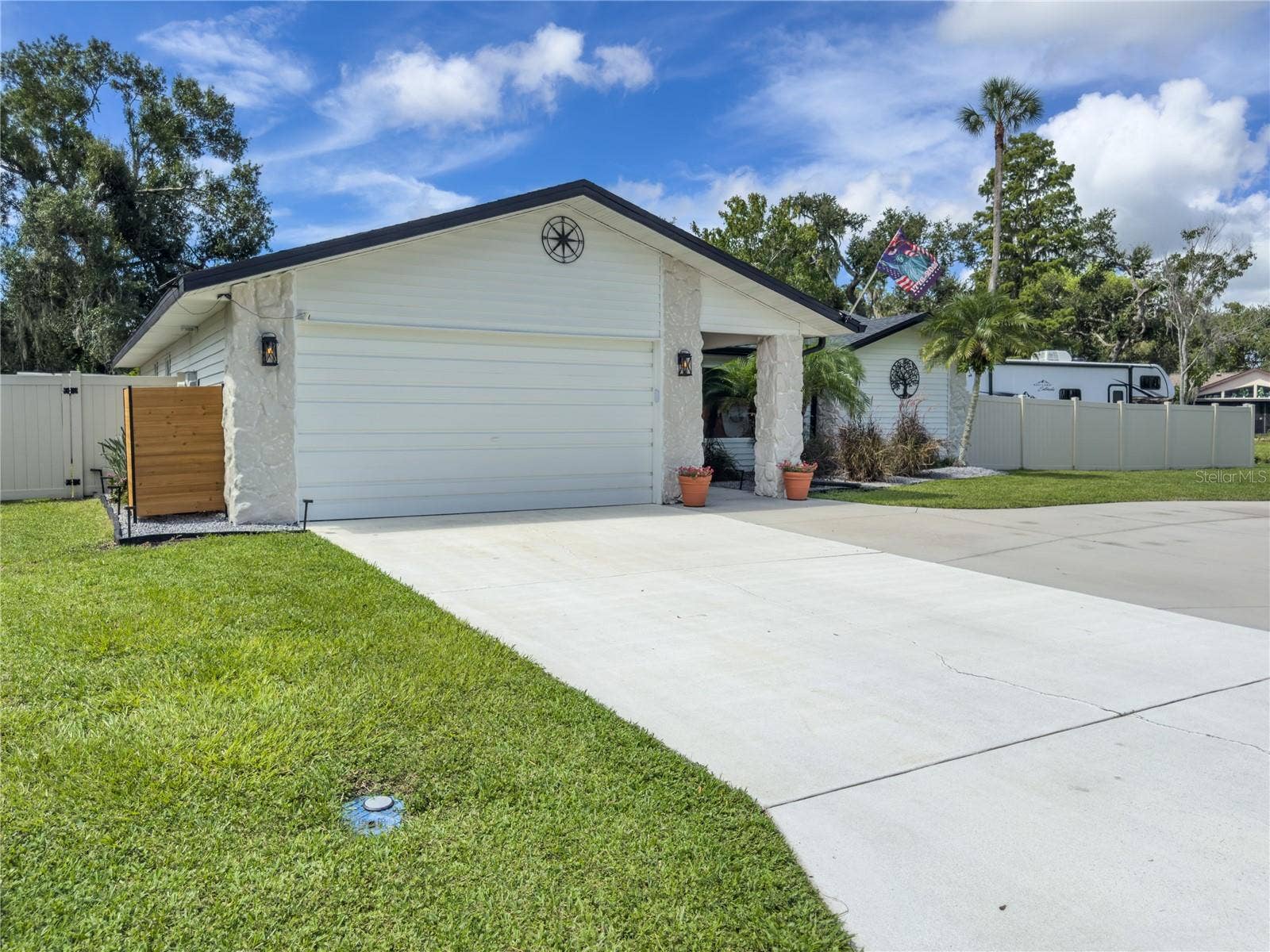 7905 55TH STREET E, Palmetto, FL 34221 LEFT SIDE GATE ENTRY