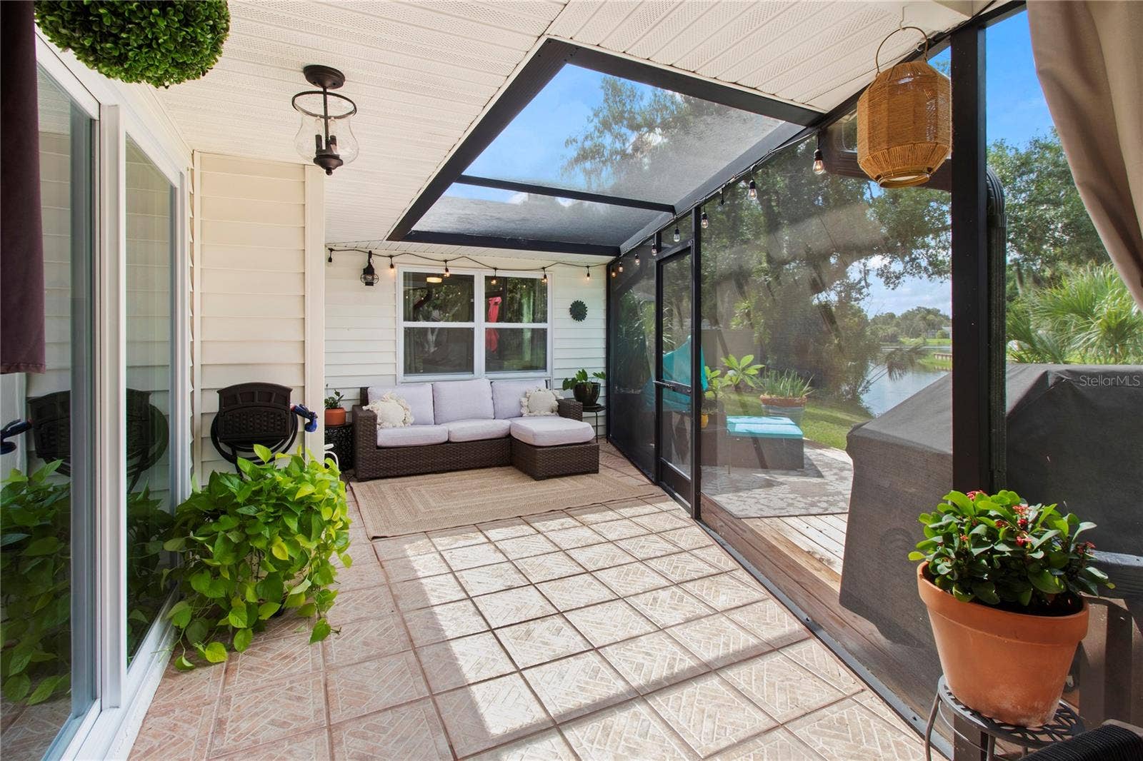 7905 55TH STREET E, Palmetto, FL 34221 COZY LANAI SEATING