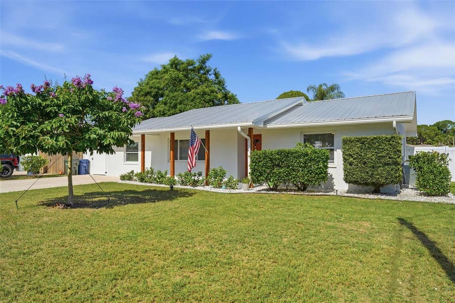 Property photo for 2600 CAMBRIDGE DRIVE, Sarasota, FL