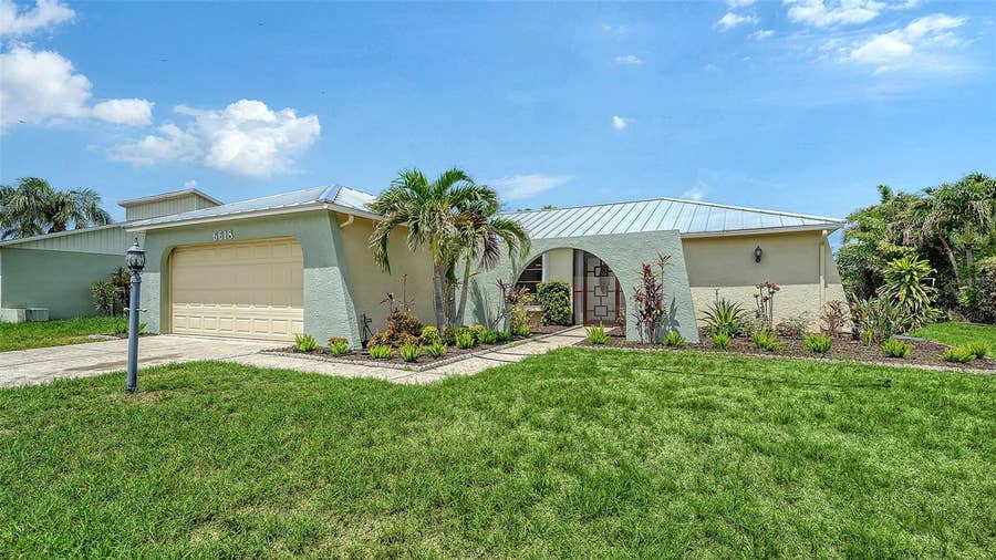 Property photo for 6618 EASTON DRIVE, Sarasota, FL