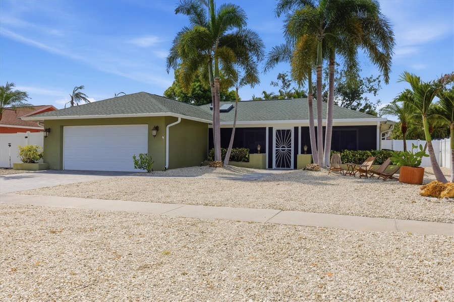 Property photo for 1833 OAK VIEW DRIVE, Sarasota, FL