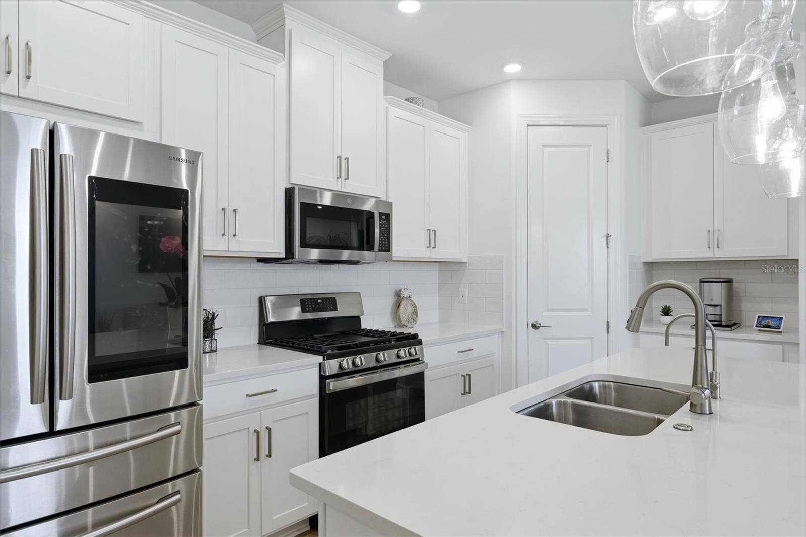 5229 SAVINO CIRCLE, Palmetto, FL 34221 5229 SAVINO CIRCLE, Palmetto, FL 34221