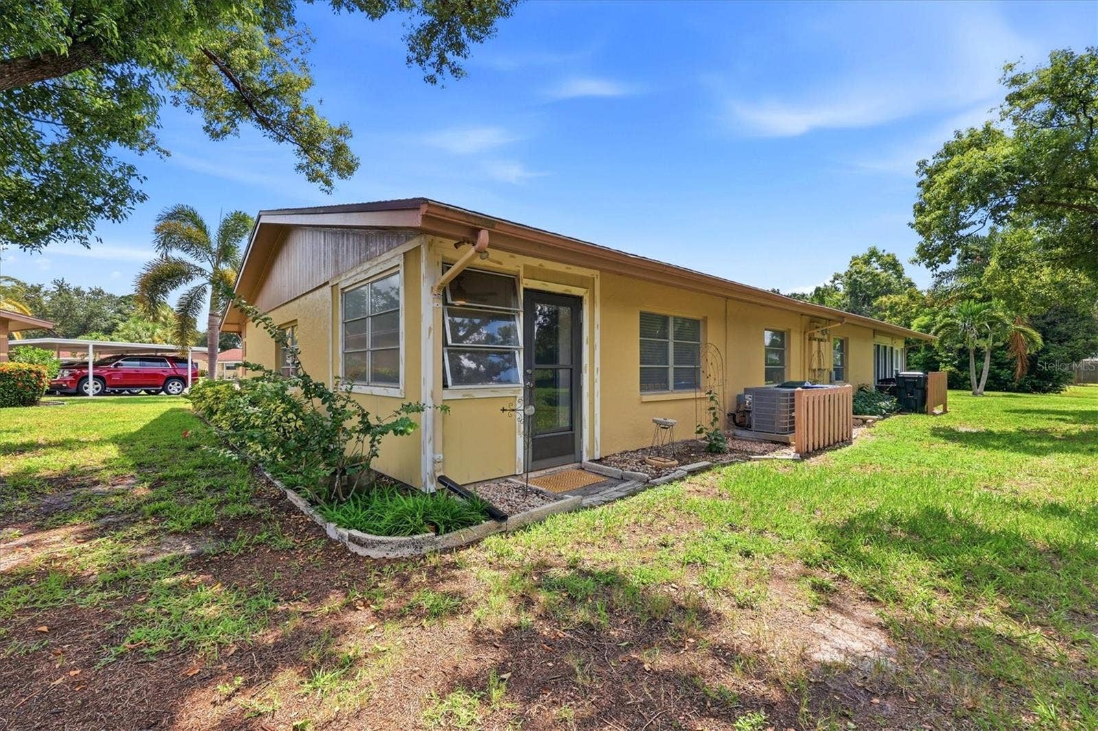 4538 PAWNEE TRAIL, #197, Sarasota, FL 34233 End Unit with a backyard to enjoy!