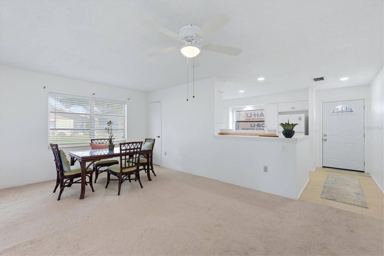4538 PAWNEE TRAIL, #197, Sarasota, FL 34233 Dining table location is flexible to your preferred layout. U-Haul not included.